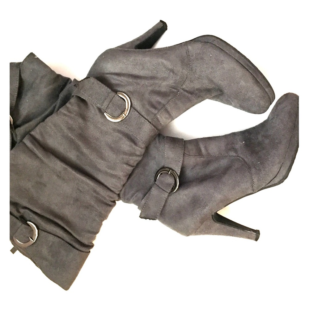 Grey knee high suede  boot with buckles and heel